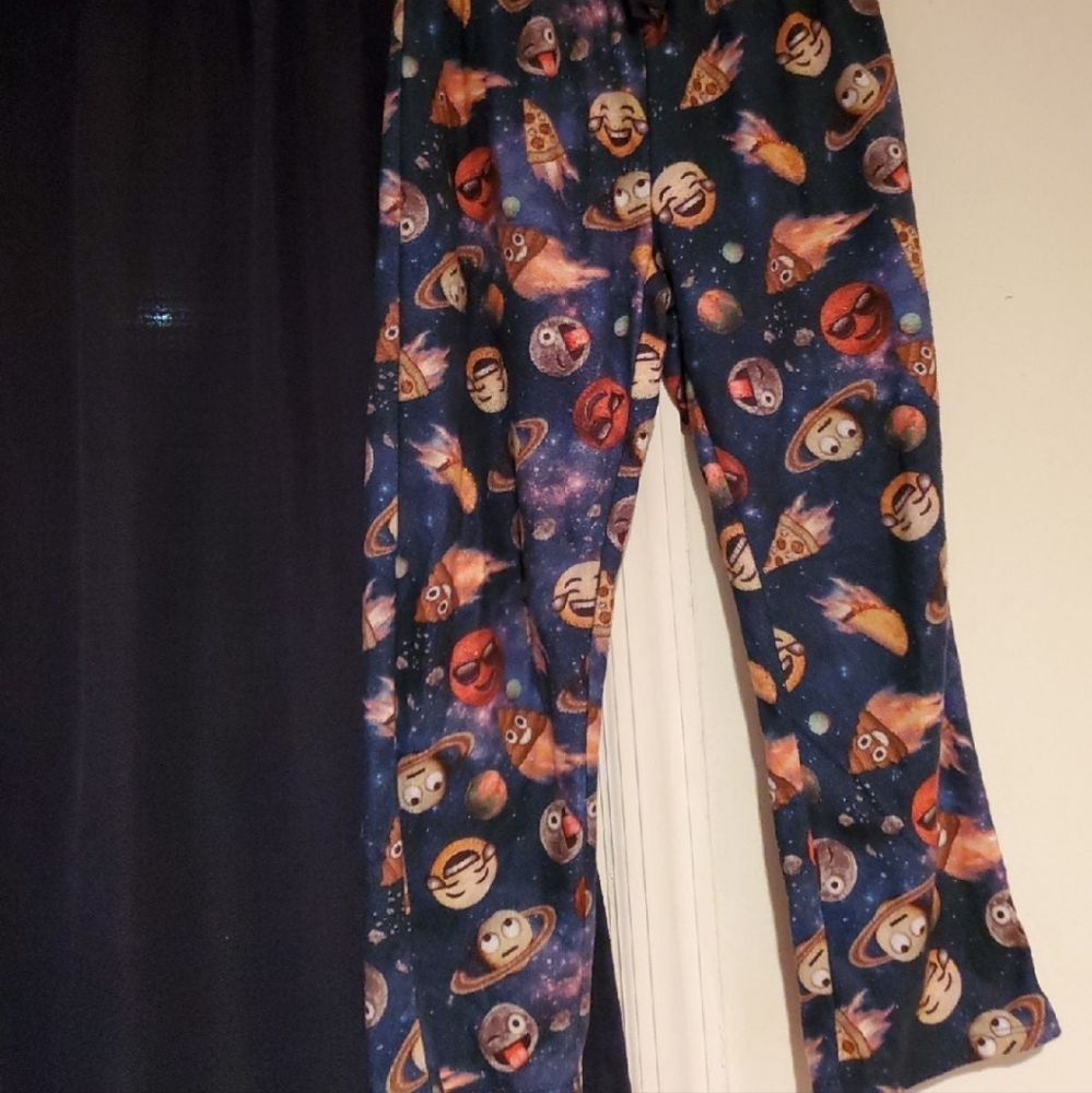 Boys pjs - Picture 3 of 8